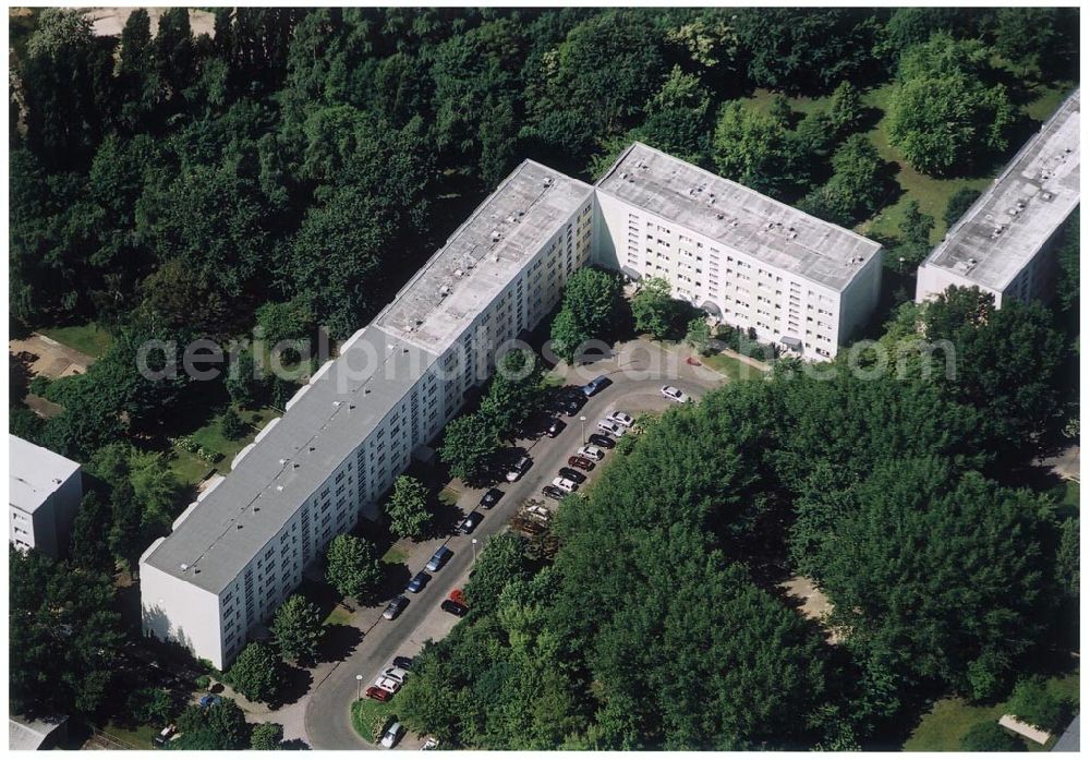 Aerial image Berlin Lichtenberg - 31.05.2004 Berlin Lichtenberg, Blick auf die Gebäude der Huronseestraße 88-102, 10319 Berlin, der PRIMA Wohnbau Gesellschaft, PRIMA Wohnbauten Privatisierungs-Managemant GmbH Lichtenberg, Kurfürstendamm 32, 10719 Berlin, Tel.: 212497-0, Fax.: 2110170,