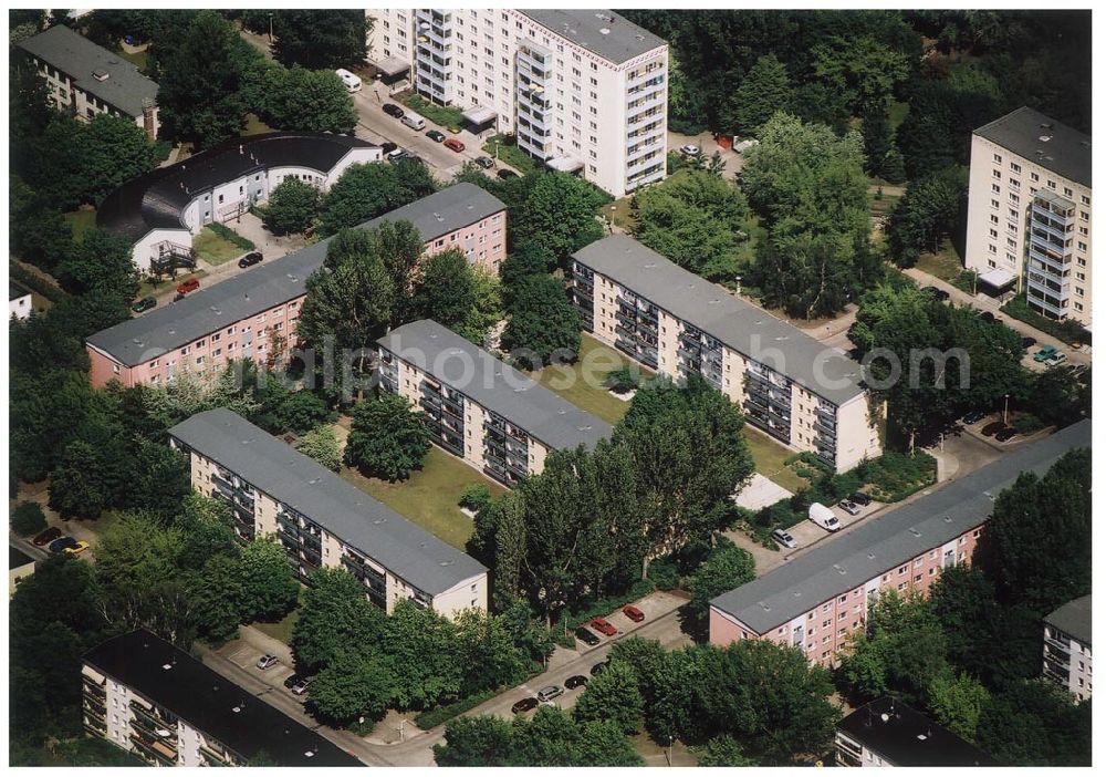 Aerial image Berlin Lichtenberg - 31.05.2004 Berlin Lichtenberg, Blick auf die Gebäude der Moldaustraße 14-20/ 20-30, 10319 Berlin, PRIMA Wohnbauten Privatisierungs-Managemant GmbH Lichtenberg, Kurfürstendamm 32, 10719 Berlin, Tel.: 212497-0, Fax.: 2110170,