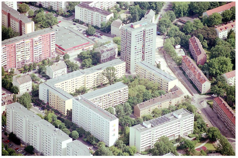 Aerial photograph 30.05.2004 - 30.05.2004 Berlin Lichtenberg, Blick auf die Gebäude der Robert-Uhrig-Straße 8-18, Paul-Gesche-Straße 13-15, Ribbecker Straße 1,1a.3,5, 10315 Berlin, der PRIMA Wohnbau Gesellschaft, PRIMA Wohnbauten Privatisierungs-Managemant GmbH Lichtenberg, Kurfürstendamm 32, 10719 Berlin, Tel.: 212497-0, Fax.: 2110170,