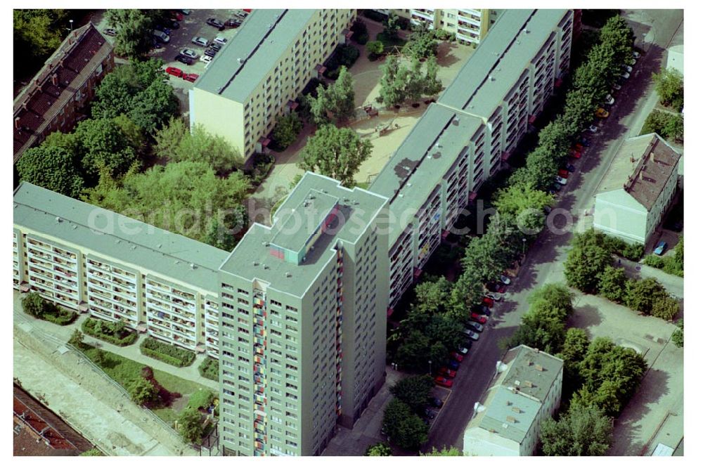 Aerial image Berlin Lichtenberg - 30.05.2004 Berlin Lichtenberg, Blick auf die Gebäude der Robert-Uhrig-Straße 8-18, Paul-Gesche-Straße 13-15, Ribbecker Straße 1,1a.3,5, 10315 Berlin, der PRIMA Wohnbau Gesellschaft, PRIMA Wohnbauten Privatisierungs-Managemant GmbH Lichtenberg, Kurfürstendamm 32, 10719 Berlin, Tel.: 212497-0, Fax.: 2110170,