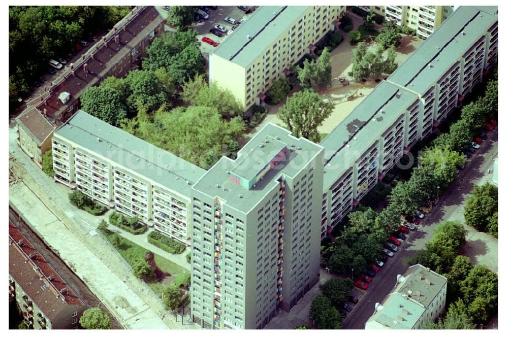 Aerial photograph Berlin Lichtenberg - 30.05.2004 Berlin Lichtenberg, Blick auf die Gebäude der Robert-Uhrig-Straße 8-18, Paul-Gesche-Straße 13-15, Ribbecker Straße 1,1a.3,5, 10315 Berlin, der PRIMA Wohnbau Gesellschaft, PRIMA Wohnbauten Privatisierungs-Managemant GmbH Lichtenberg, Kurfürstendamm 32, 10719 Berlin, Tel.: 212497-0, Fax.: 2110170,