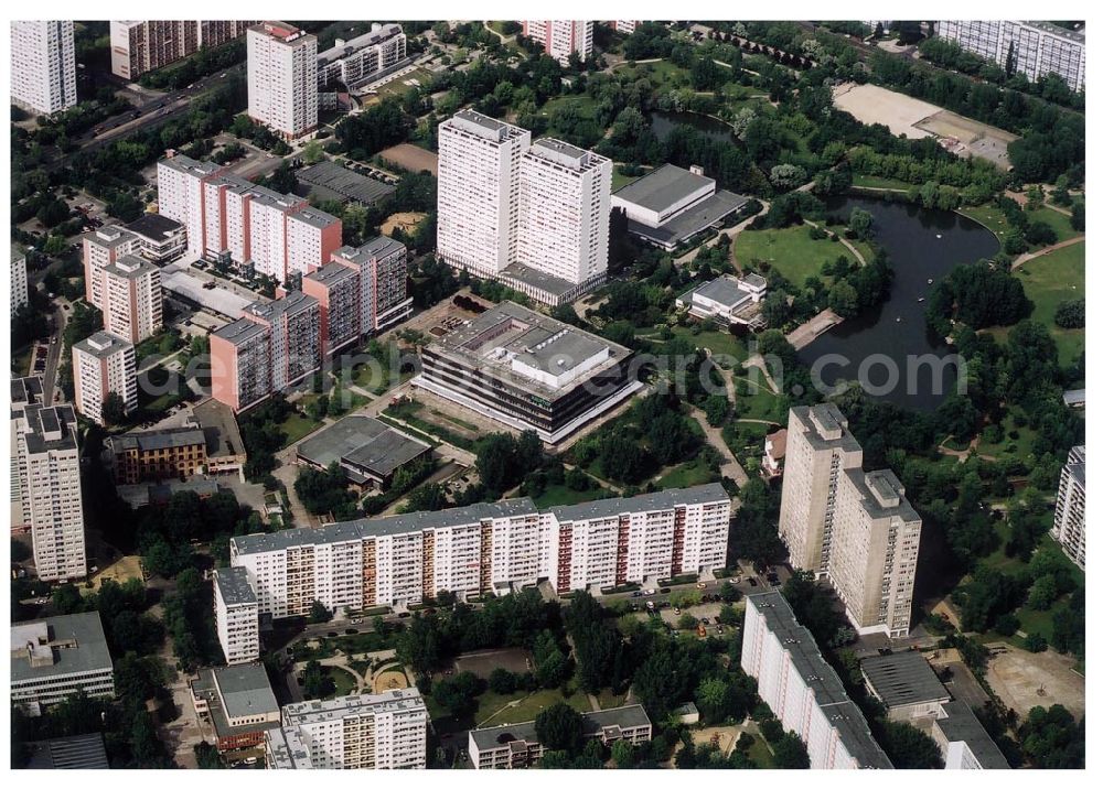 Aerial photograph Berlin Lichtenberg - 30.05.2004 Berlin Lichtenberg, Blick auf die Gebäude der Rudolf-Seifert-Straße 6-24 und 13-29, 10369 Berlin, der PRIMA Wohnbau Gesellschaft, PRIMA Wohnbauten Privatisierungs-Managemant GmbH Lichtenberg, Kurfürstendamm 32, 10719 Berlin, Tel.: 212497-0, Fax.: 2110170,