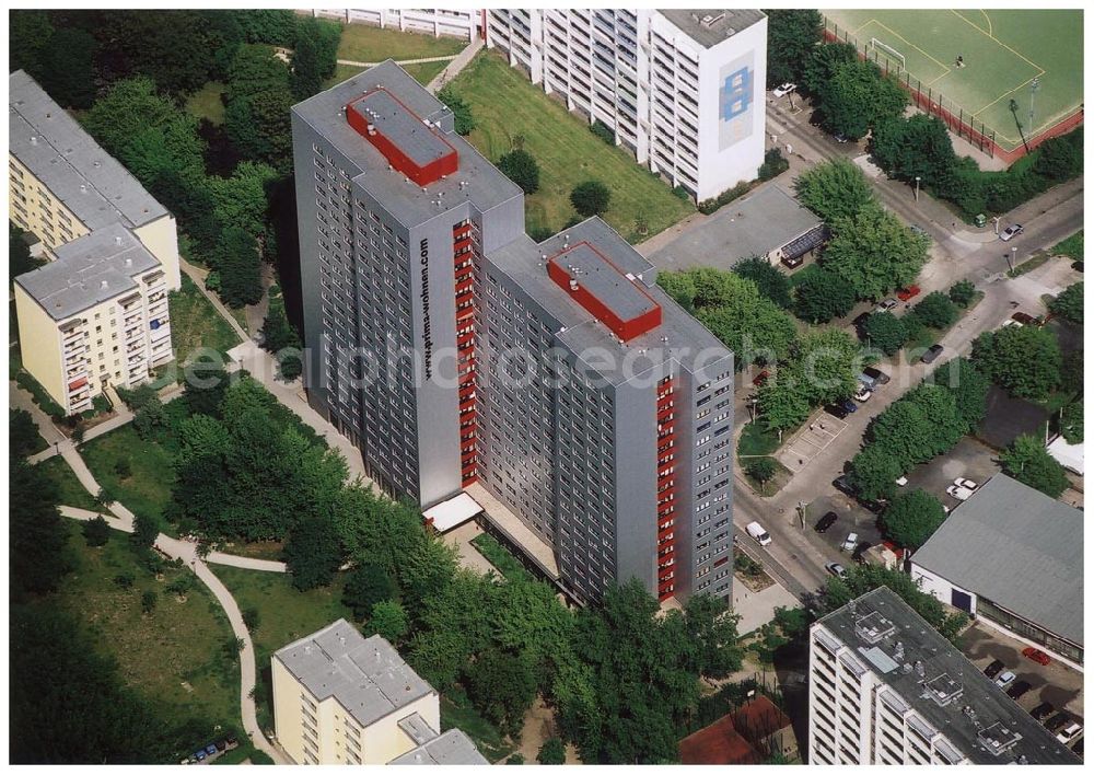 Aerial image Berlin Lichtenberg - 31.05.2004 Berlin Lichtenberg, Blick auf die Gebäude der Coppistraße 10-12, 10135 Berlin, der PRIMA Wohnbau Gesellschaft, PRIMA Wohnbauten Privatisierungs-Managemant GmbH Lichtenberg, Kurfürstendamm 32, 10719 Berlin, Tel.: 212497-0, Fax.: 2110170,