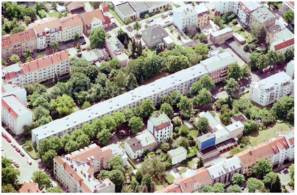 Berlin Lichtenberg from the bird's eye view: 31.05.2004 Berlin Lichtenberg, Blick auf die Gebäude der Stienitzseestraße 27, 12489 Berlin, Adlershof, der PRIMA Wohnbau Gesellschaft, PRIMA Wohnbauten Privatisierungs-Managemant GmbH Lichtenberg, Kurfürstendamm 32, 10719 Berlin, Tel.: 212497-0, Fax.: 2110170,