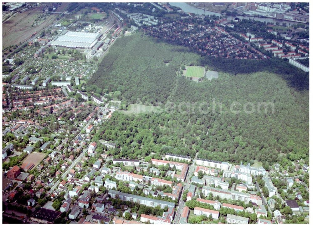 Aerial photograph Berlin Lichtenberg - 31.05.2004 Berlin Lichtenberg, Blick auf die Gebäude der Stienitzseestraße 27, 12489 Berlin, Adlershof, der PRIMA Wohnbau Gesellschaft, PRIMA Wohnbauten Privatisierungs-Managemant GmbH Lichtenberg, Kurfürstendamm 32, 10719 Berlin, Tel.: 212497-0, Fax.: 2110170,