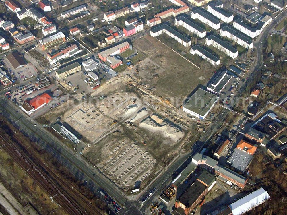 Aerial image Berlin - 07.02.2005 Berlin Adlershof Blick auf die Baustelle des neuen OBI Marktes am Adlesgestell in Berlin Adlershof (Gelände des ehemaligen IFA Spezial Fahrzeugwerkes)