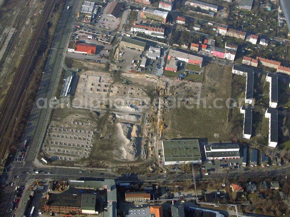 Berlin from above - 07.02.2005 Berlin Adlershof Blick auf die Baustelle des neuen OBI Marktes am Adlesgestell in Berlin Adlershof (Gelände des ehemaligen IFA Spezial Fahrzeugwerkes)