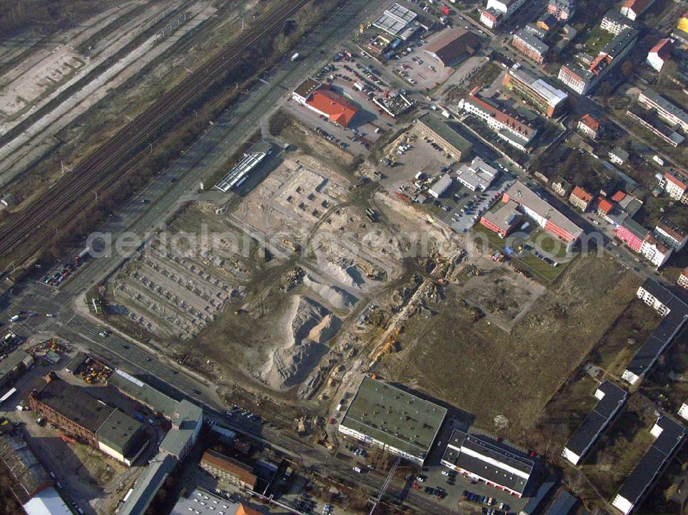 Berlin from the bird's eye view: 07.02.2005 Berlin Adlershof Blick auf die Baustelle des neuen OBI Marktes am Adlesgestell in Berlin Adlershof (Gelände des ehemaligen IFA Spezial Fahrzeugwerkes)