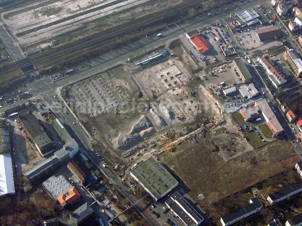 Aerial image Berlin - 07.02.2005 Berlin Adlershof Blick auf die Baustelle des neuen OBI Marktes am Adlesgestell in Berlin Adlershof (Gelände des ehemaligen IFA Spezial Fahrzeugwerkes)