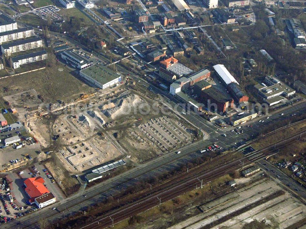 Berlin from above - 07.02.2005 Berlin Adlershof Blick auf die Baustelle des neuen OBI Marktes am Adlesgestell in Berlin Adlershof (Gelände des ehemaligen IFA Spezial Fahrzeugwerkes)