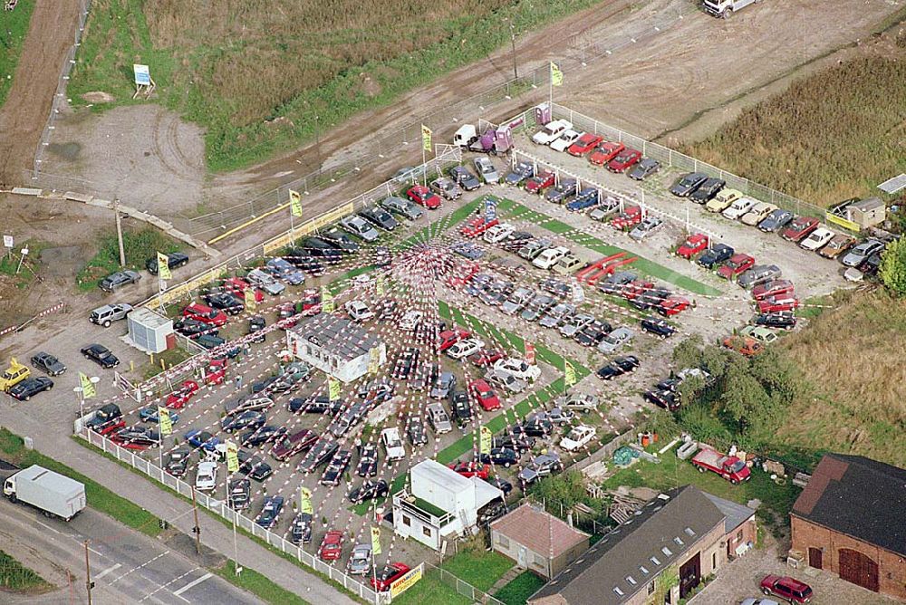 Berlin-Karow from the bird's eye view: 21.09.1995 Berlin, Automarkt in Karow - Nord