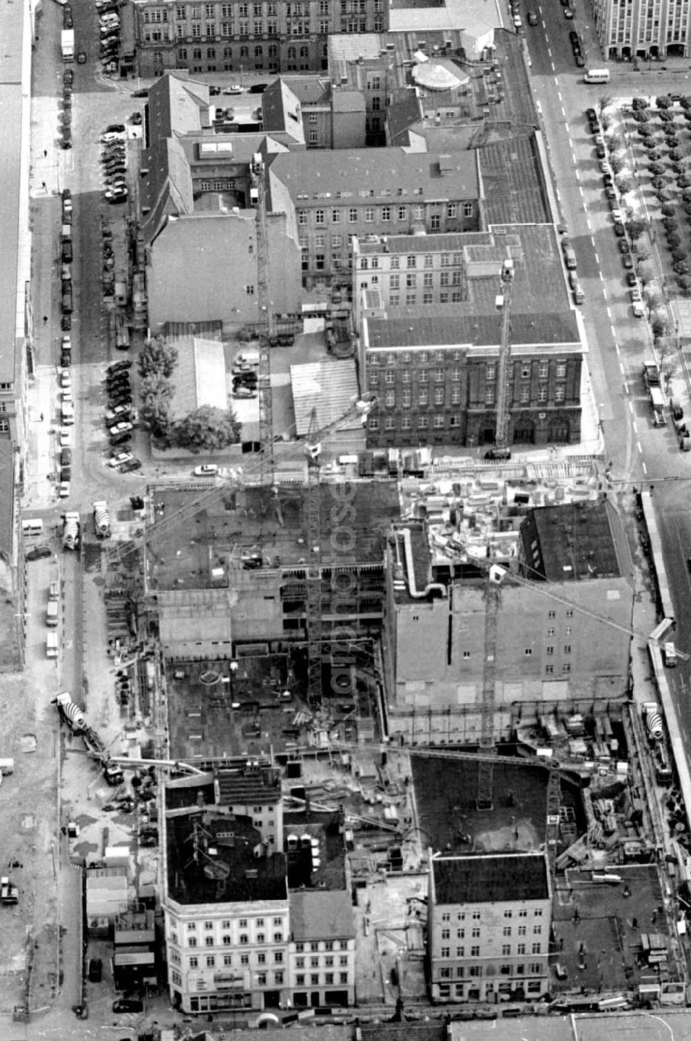 Berlin from above - 02.10.1994 Berlin Bau der Friedrichstadtpassagen