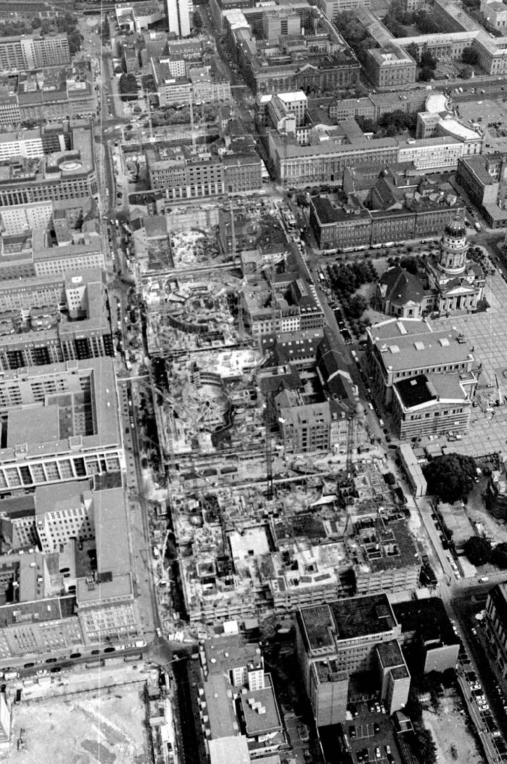 Aerial image Berlin - 02.10.1994 Berlin Bau der Friedrichstadtpassagen