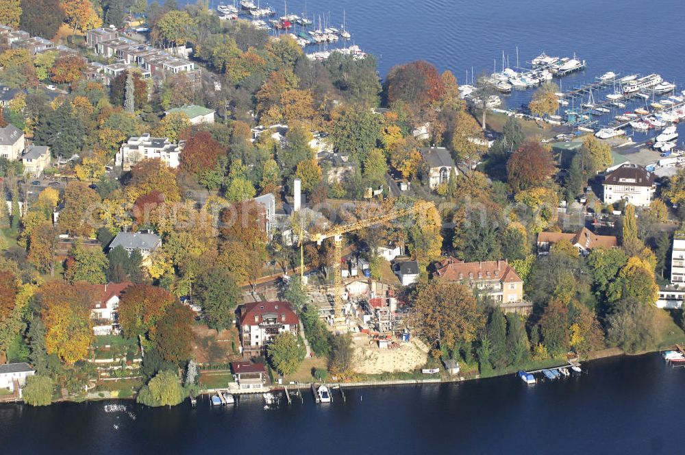 Aerial photograph Berlin - Blick auf die Baustelle Am Kleinen Wannsee 2 der CONCEPT BAU - PREMIER GmbH, Engeldamm 64b, 10179 Berlin, Tel.: 030.23 12 03 - 0