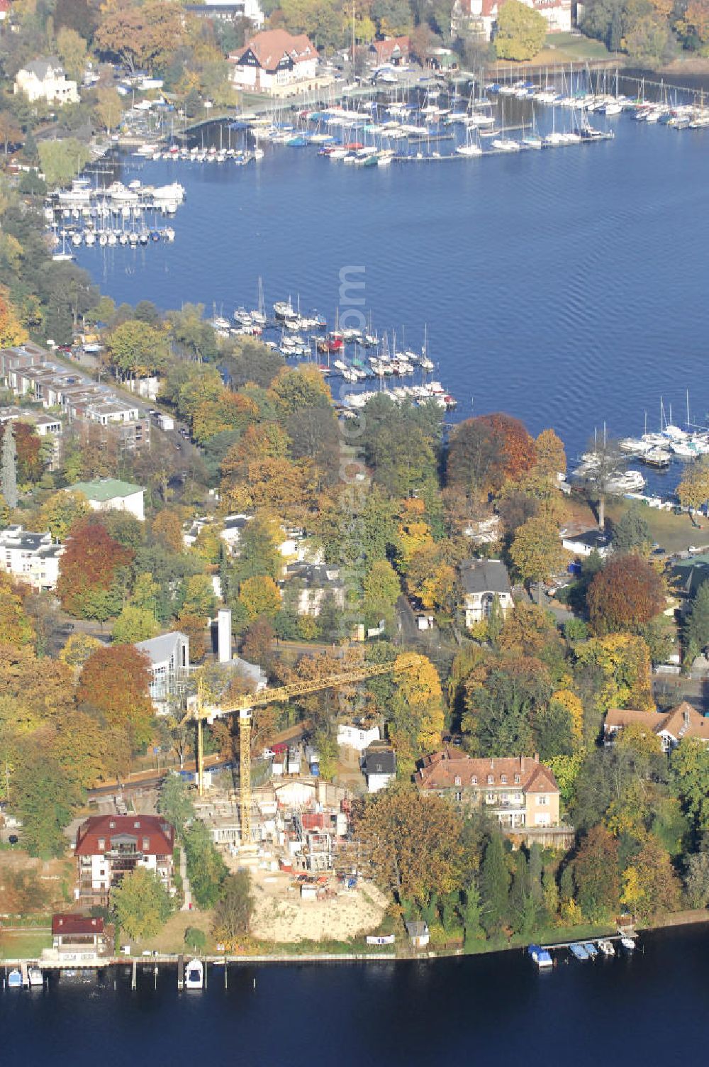 Berlin from the bird's eye view: Blick auf die Baustelle Am Kleinen Wannsee 2 der CONCEPT BAU - PREMIER GmbH, Engeldamm 64b, 10179 Berlin, Tel.: 030.23 12 03 - 0