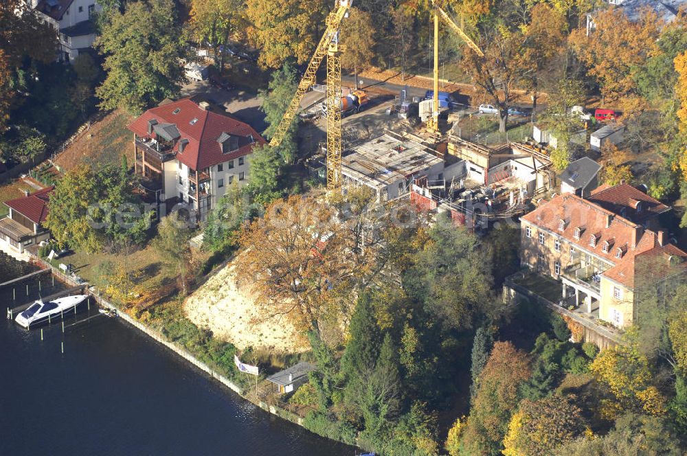 Aerial photograph Berlin - Blick auf die Baustelle Am Kleinen Wannsee 2 der CONCEPT BAU - PREMIER GmbH, Engeldamm 64b, 10179 Berlin, Tel.: 030.23 12 03 - 0