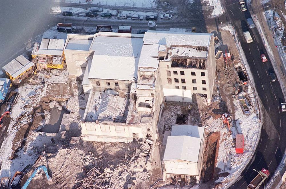 Berlin Mitte from the bird's eye view: 22.11.1995 Berlin, Baustelle am Porsdamer Platz (Winter)