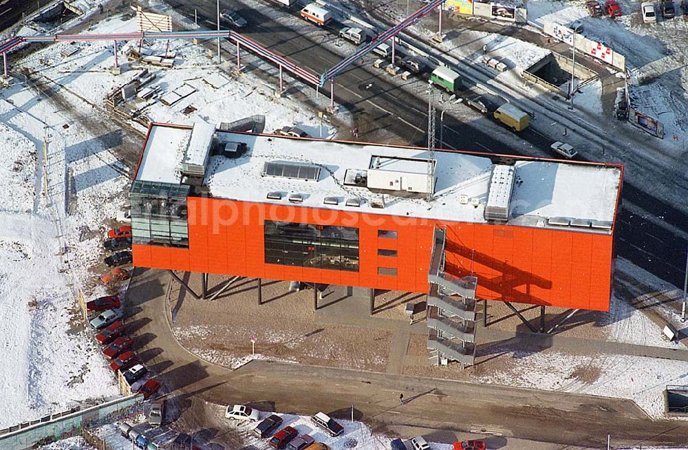 Aerial photograph Berlin Mitte - 22.11.1995 Berlin, Baustelle am Porsdamer Platz (Winter) mit der Red Box (Infobox)