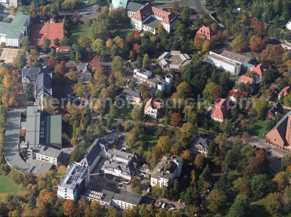 Aerial photograph Berlin - Blick auf das Areal des Fritz-Haber-Institut der Max-Planck-Gesellschaft am Faradayweg 4-6 in 14195 BERLIN im Bereich der Löhleinstrasse, Hittorfstrasse, Vant-Hoff-Strasse in Berlin-Dahlem.