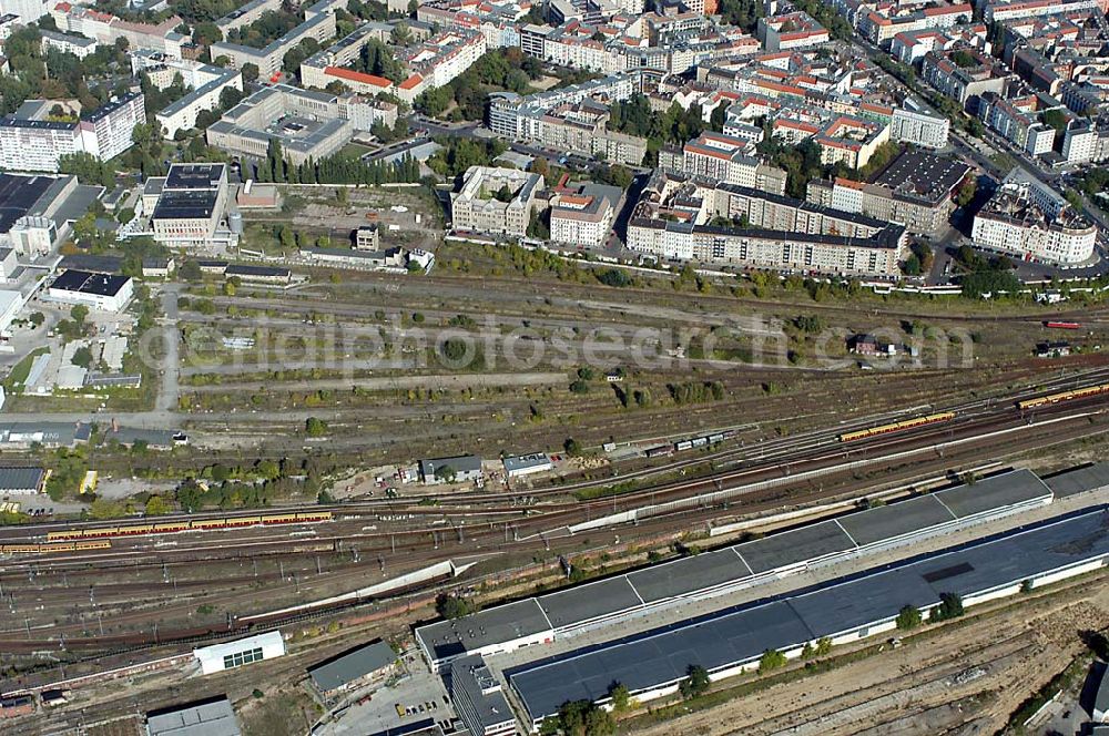 Berlin / Friedrichshain from above - Blick auf das Gelände des alten Güter- und Rangierbahnhofes am S-Bahnhof Warschauer Straße.