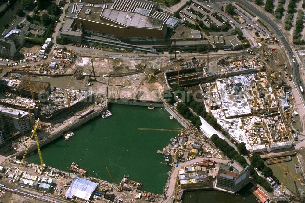 Aerial image Berlin - Blick auf die Groß- Baustelle Potsdamer Platz