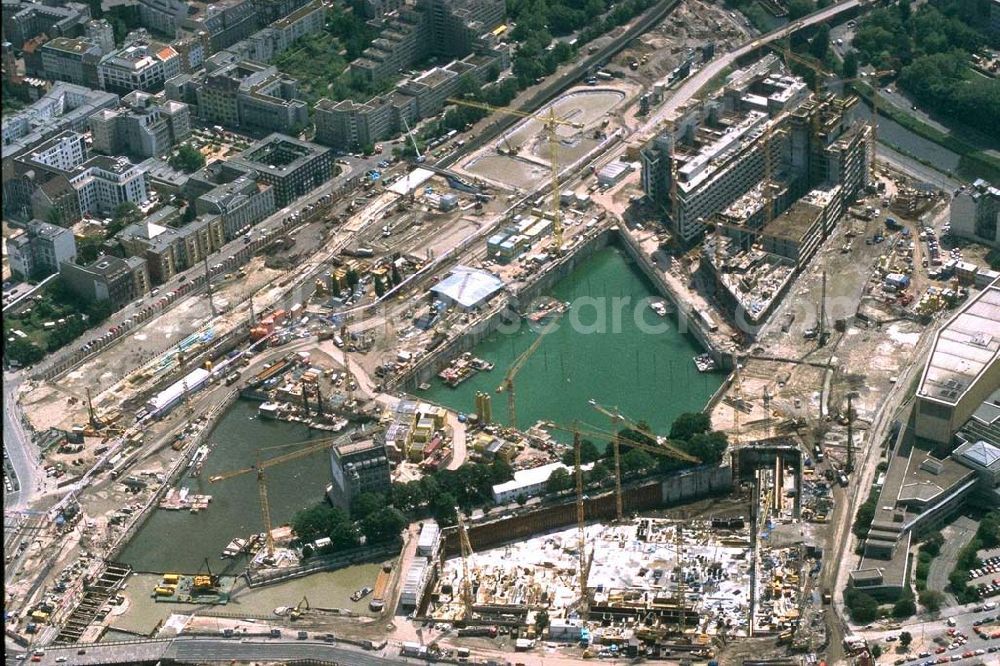 Aerial photograph Berlin - Blick auf die Groß- Baustelle Potsdamer Platz