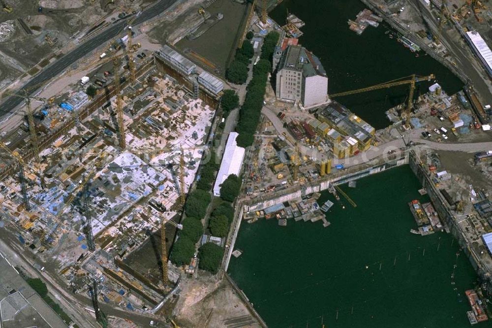 Aerial photograph Berlin - Blick auf die Groß- Baustelle Potsdamer Platz