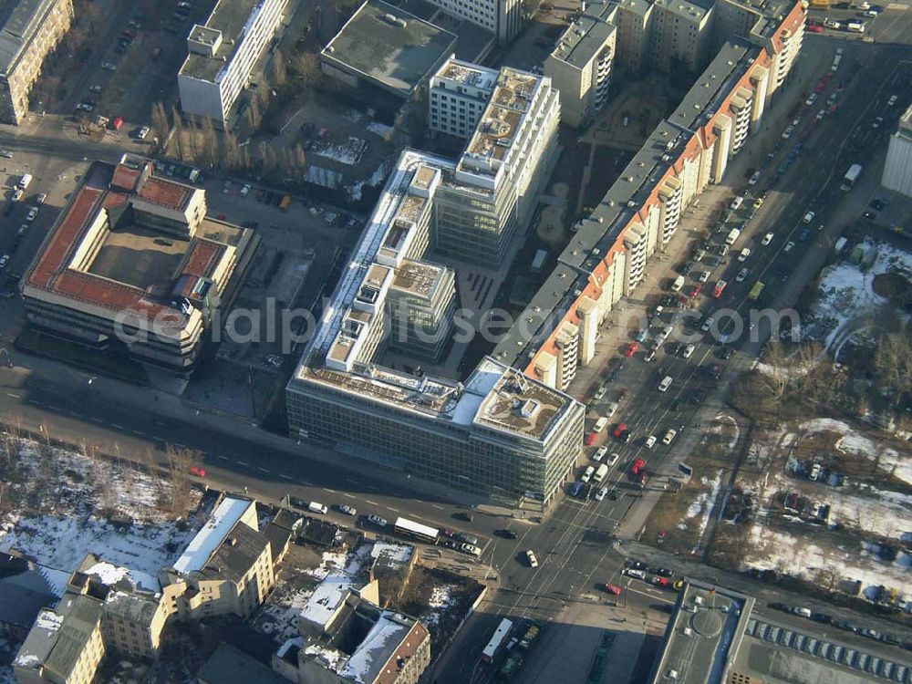 Aerial image Berlin - Büro- und Wohnhausneubauan der Leipziger Straße Ecke Wilhelmstraße in Berlin- Mitte Pilot: Grahn