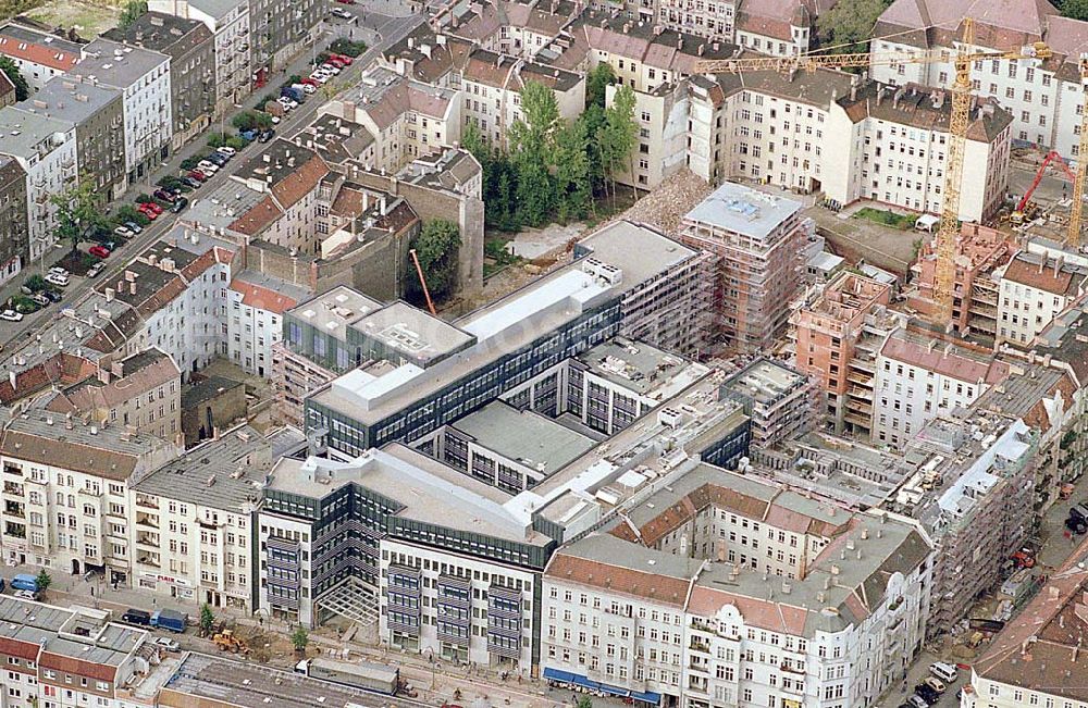 Berlin-Friedrichshain from the bird's eye view: 21.09.1995 Berlin, Bürohaus Neubau Frankfurter Allee / Bayerische Hausbau