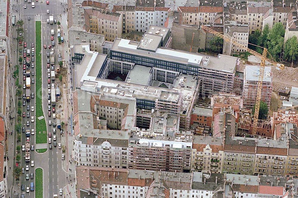 Berlin-Friedrichshain from the bird's eye view: 21.09.1995 Berlin, Bürohaus Neubau Frankfurter Allee / Bayerische Hausbau