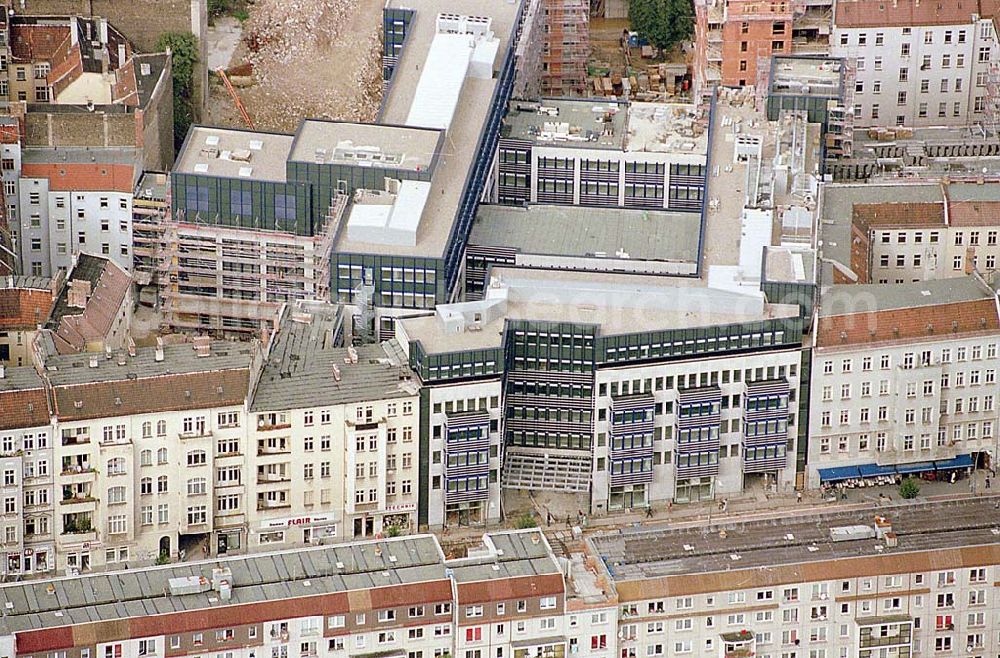 Aerial image Berlin-Friedrichshain - 21.09.1995 Berlin, Bürohaus Neubau Frankfurter Allee / Bayerische Hausbau