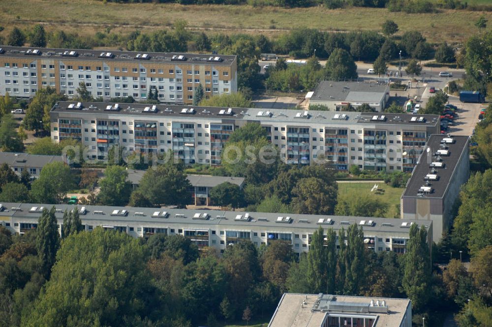 Berlin from the bird's eye view: Blick auf Mehrfamilienhäuser / Plattenbauten an der Karower Chaussee in Berlin-Buch.