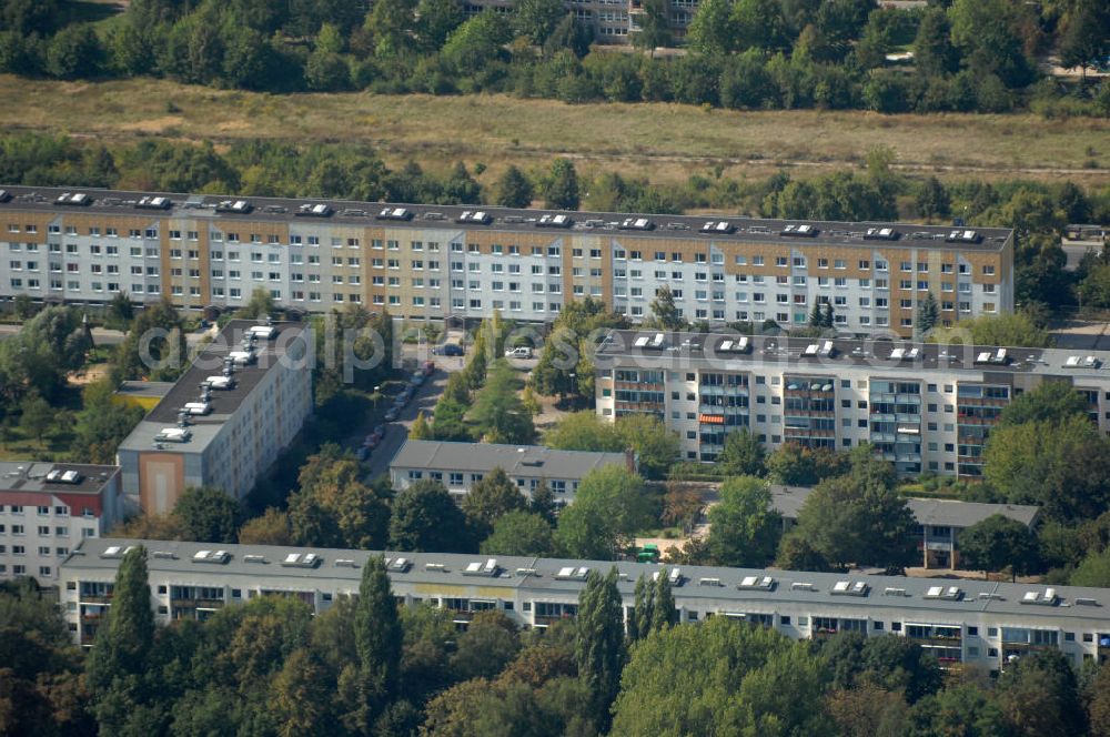 Aerial image Berlin - Blick auf Mehrfamilienhäuser / Plattenbauten an der Karower Chaussee in Berlin-Buch.