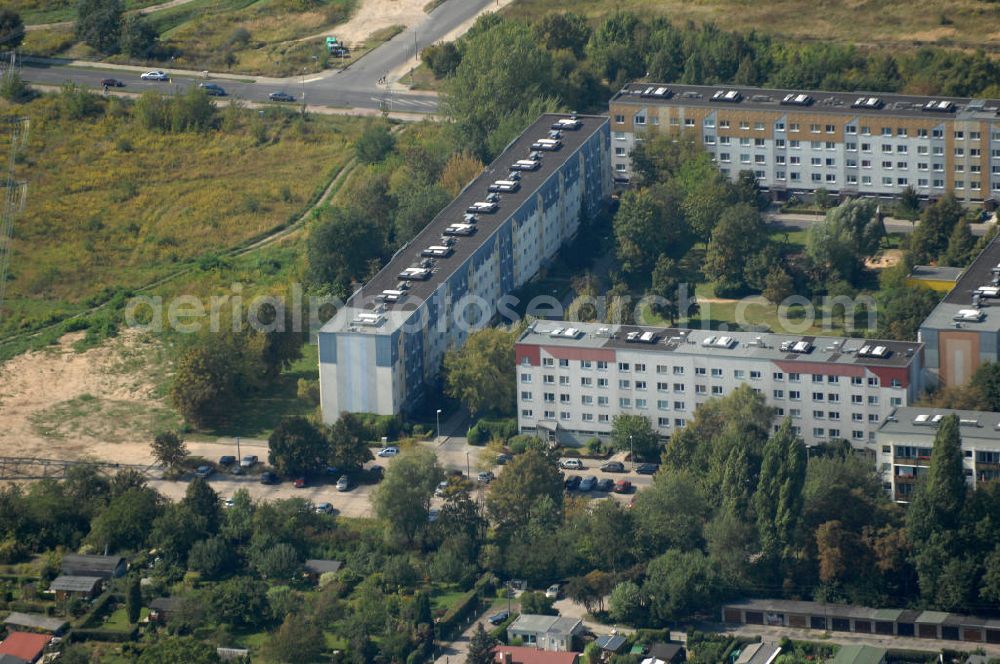 Berlin from above - Blick auf Mehrfamilienhäuser / Plattenbauten an der Karower Chaussee in Berlin-Buch.