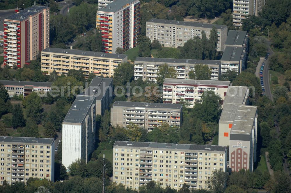 Aerial photograph Berlin - Blick auf Mehrfamilienhäuser / Plattenbauten an der Walter-Friedrich-Straße Ecke Groscurthstraße Ecke Franz-Schmidt-Straße in Berlin-Buch.