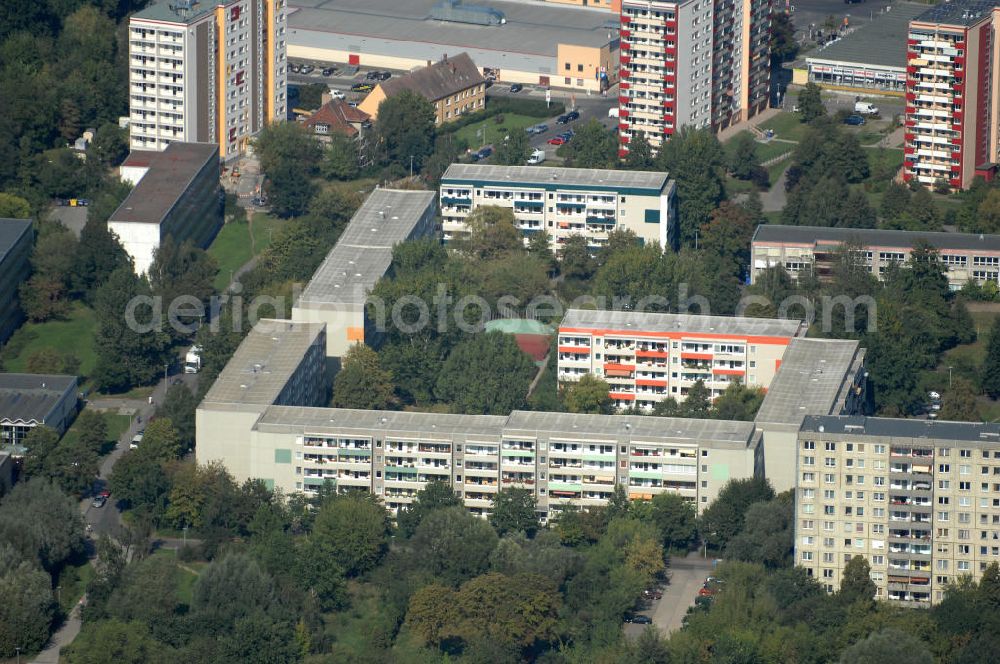 Berlin from above - Blick auf Mehrfamilienhäuser / Plattenbauten an der Walter-Friedrich-Straße Ecke Franz-Schmidt-Straße in Berlin-Buch.