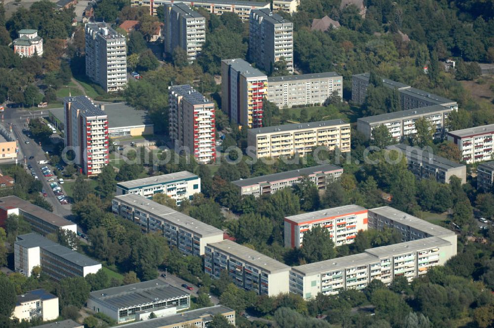 Berlin from the bird's eye view: Blick auf Mehrfamilienhäuser / Plattenbauten an der Walter-Friedrich-Straße Ecke Franz-Schmidt-Straße in Berlin-Buch.