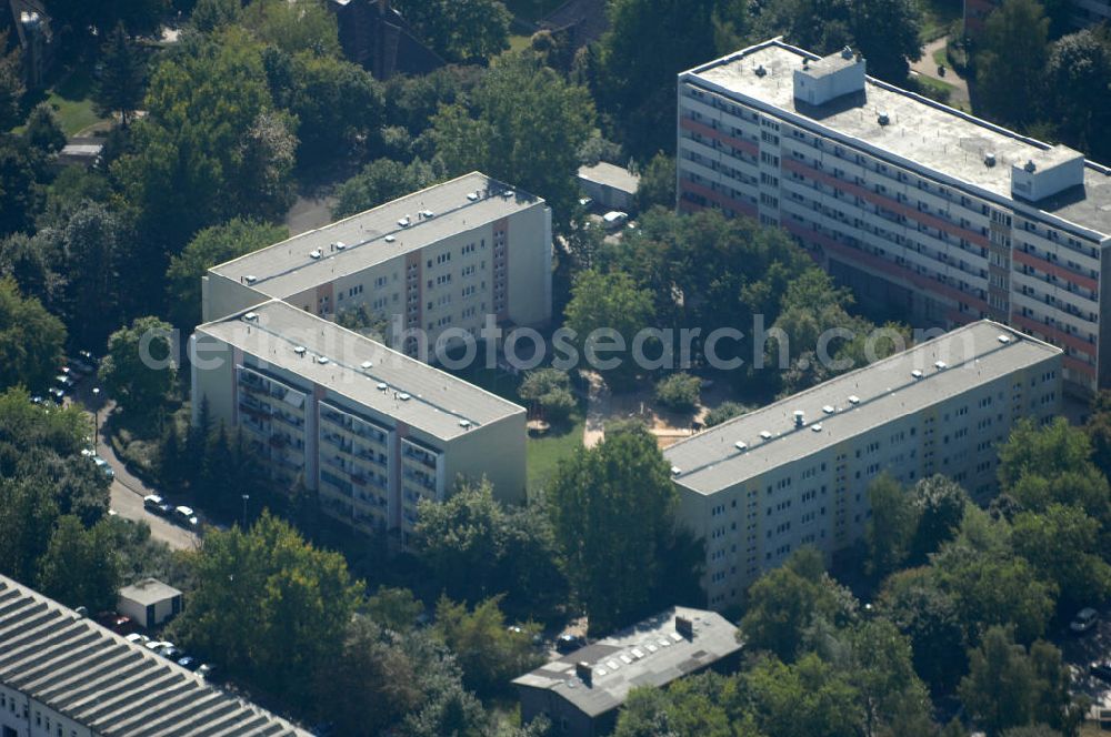 Aerial photograph Berlin - Blick auf Mehrfamilienhäuser / Plattenbauten an der Straße Alt-Buch in Berlin-Buch.