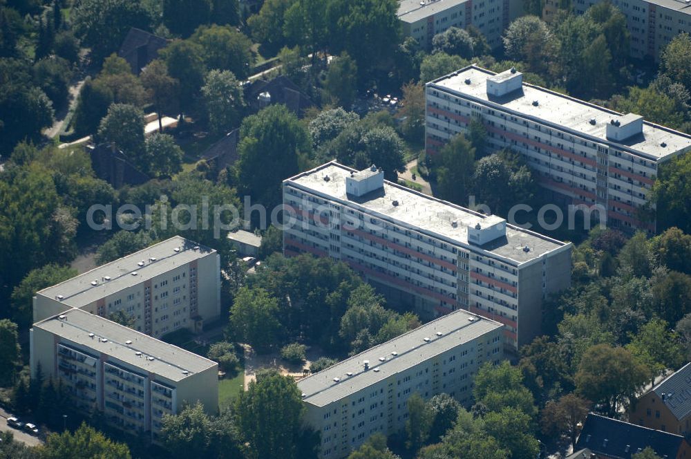 Berlin from above - Blick auf Mehrfamilienhäuser / Plattenbauten an der Straße Alt-Buch in Berlin-Buch.