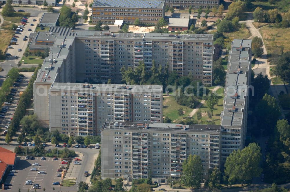 Aerial image Berlin - Blick auf Mehrfamilienhäuser / Plattenbauten an der Bruno-Apitz-Straße Ecke Wolfgang-Heinz-Straße in Berlin-Buch.