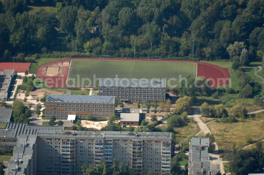 Aerial photograph Berlin - Blick auf das Sonderpädagogische Förderzentrum Marianne-Buggenhagen-Schule für Körperbehinderte mit Sportplatz in Berlin-Buch.