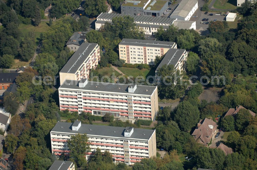 Berlin from above - Blick auf Mehrfamilienhäuser / Plattenbauten an der Karower Straße Ecke Alt-Buch in Berlin-Buch.