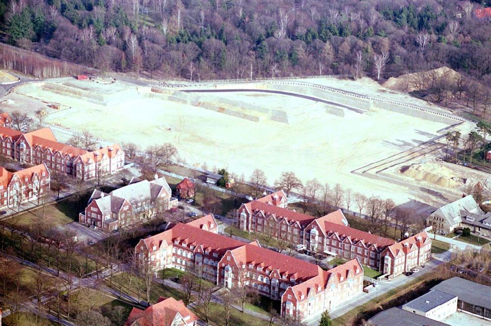 Berlin-Buch from the bird's eye view: 17.03.2004 BERLIN-Buch, Erweiterungsbaustelle HELIOS-Kliniken AG in Buch