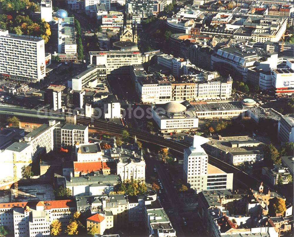 Aerial image Berlin - 1995 BERLIN-Charlottenburg Blick auf den Breitscheidplatz mit dem alten Kranzlereck und der Gedächtnisskirche