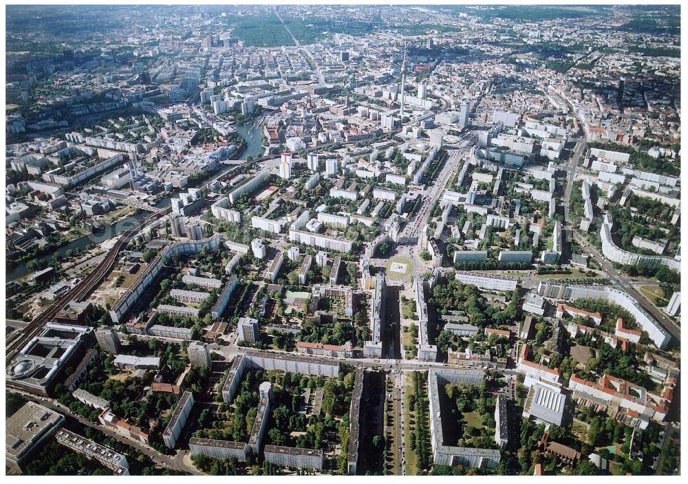 Aerial photograph Berlin - Friedrichshain - 24.09.2002, Berlin Friedrichshain Neubau Kiez Singerstraße, Wohnbaugesellschaft Friedrichshain und Stadtumfeld Berlin - Mitte