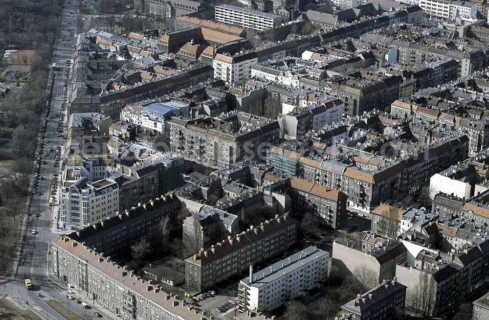 Berlin Friedrichshain from the bird's eye view: 20.12.1995 Berlin-Friedrichshain