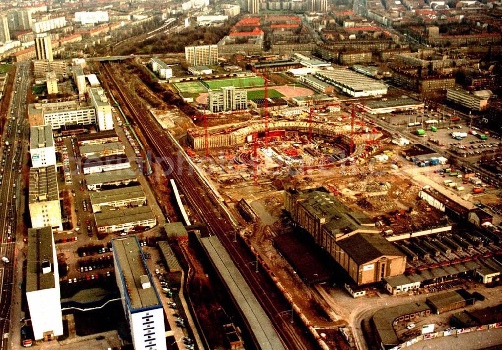 Aerial photograph Brandenburg - 02.1995 Berlin Friedrichshain Baustelle der Firma OSB Sportstättenbau Velodrom