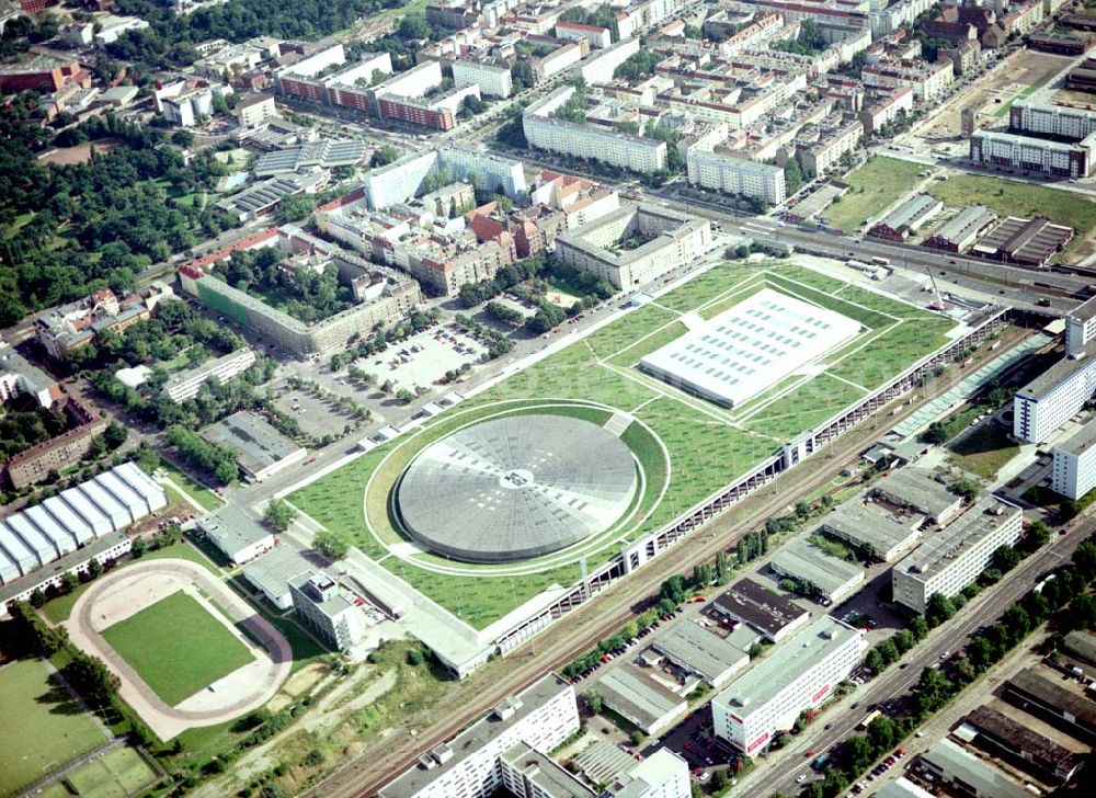 Aerial photograph Berlin - Friedrichshain - Gelände des Velodroms an der Landsberger Allee in Berlin.