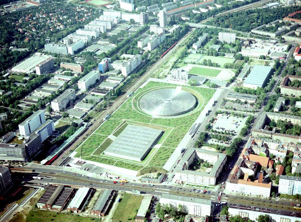 Aerial image Berlin - Friedrichshain - Gelände des Velodroms an der Landsberger Allee in Berlin.