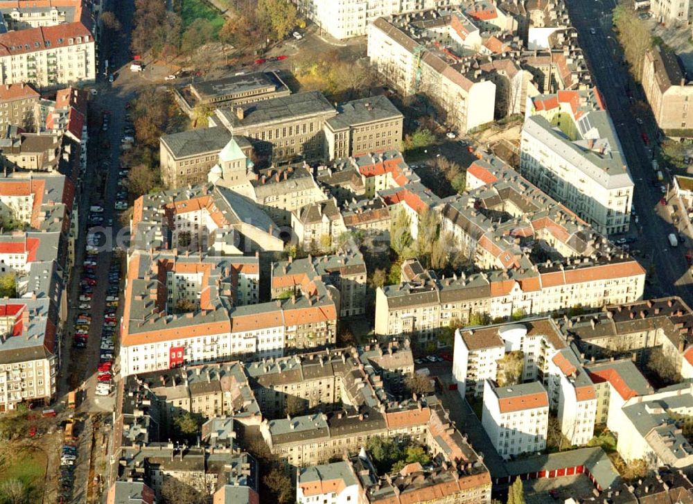 Aerial image Berlin - Friedrichshain - Berlin - Friedrichshain (Nähe S-Bhf. Ostkreuz) Wohngebiet Lenbachstrasse mit dem Wohnhaus Lenbachstrasse 16 (Projekt der Borger & Nodes Grundbesitz GmbH) 05.11.2002